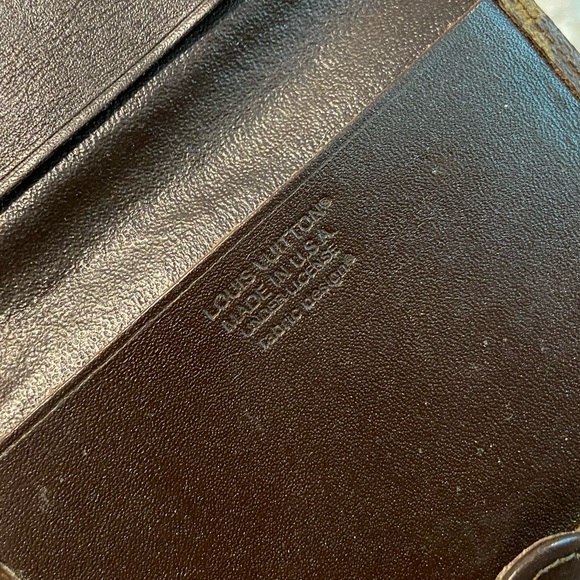 Louis Vuitton Vintage Monogram Credit Card Case - Picture 8 of 14
